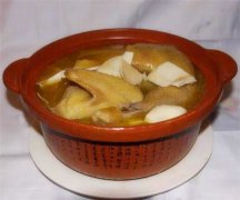 【靓汤】墨鱼炖土鸡